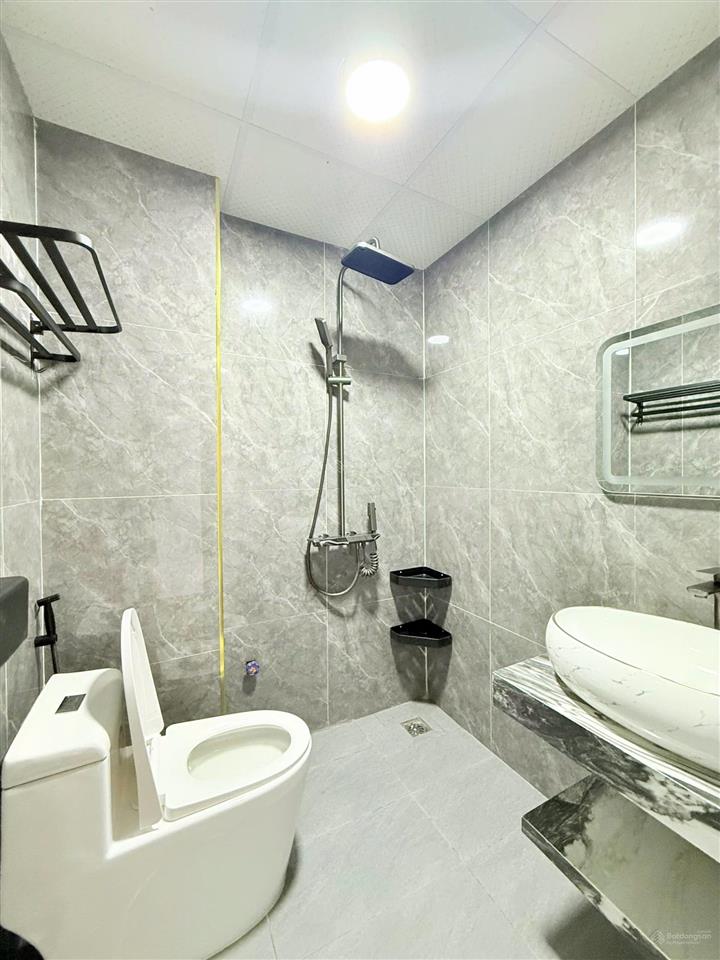 Hiếm có khó tìm căn nhà 31m xây mới 6 tầng thang máy ngay đầu phố trương định  bạch mai .