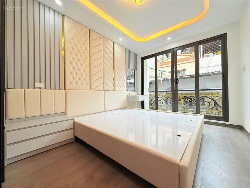 Hiếm có khó tìm căn nhà 31m xây mới 6 tầng thang máy ngay đầu phố trương định  bạch mai .