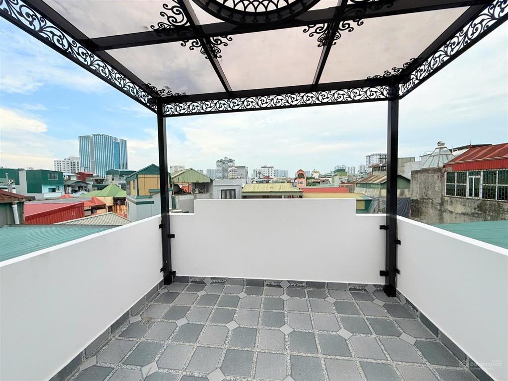 Hiếm có khó tìm căn nhà 31m xây mới 6 tầng thang máy ngay đầu phố trương định  bạch mai .