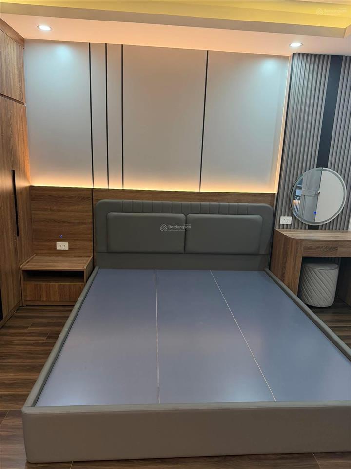 Cơ hội đầu tư  sở hữu căn nhà ô tô vào nhà với dt 50m xây mới 6 tầng thang máy tại phố vĩnh hưng