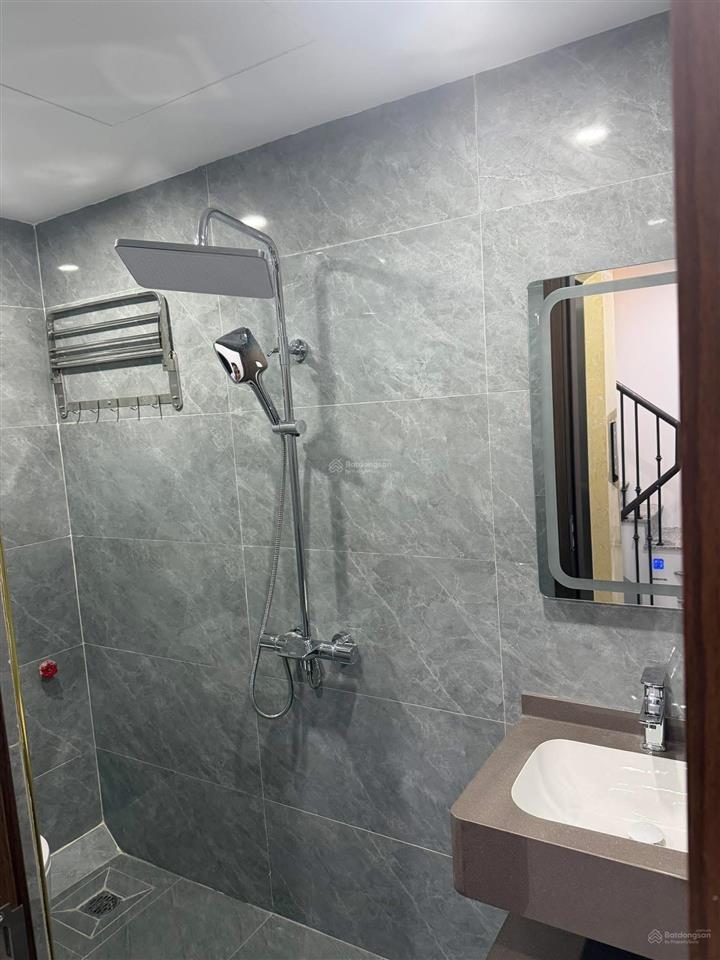 Cơ hội đầu tư  sở hữu căn nhà ô tô vào nhà với dt 50m xây mới 6 tầng thang máy tại phố vĩnh hưng