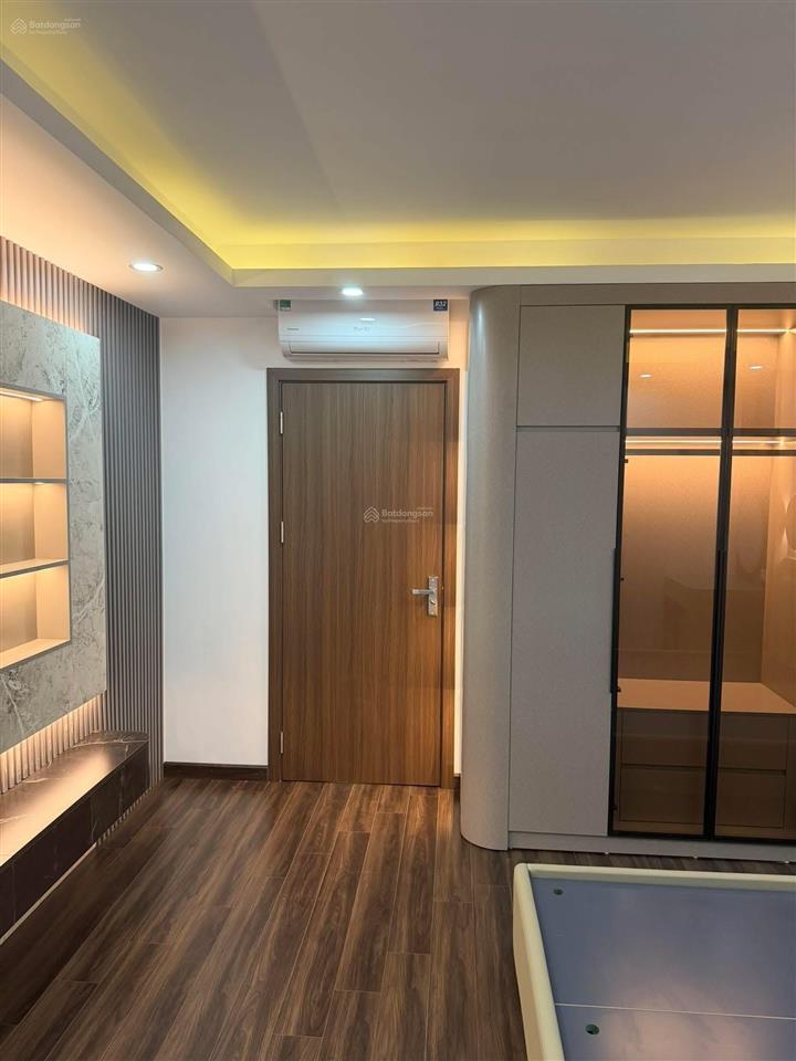 Cơ hội đầu tư  sở hữu căn nhà ô tô vào nhà với dt 50m xây mới 6 tầng thang máy tại phố vĩnh hưng