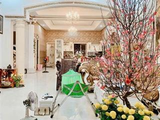 Bán biệt thự sân vườn lê quang định bình thạnh  276m2  ngang 9.2m  8pn  giá ra lộc 31.5 tỷ