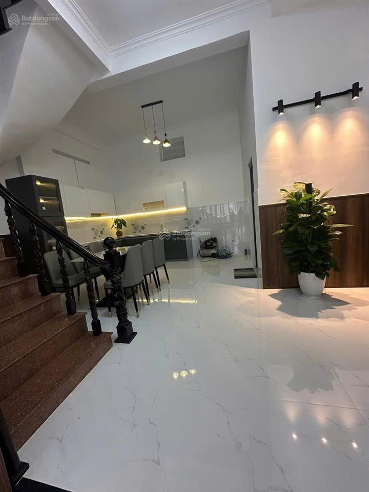 Bán căn nhà phố trung tâm long hải gần biển, kinh doanh buôn bán thuận lợi