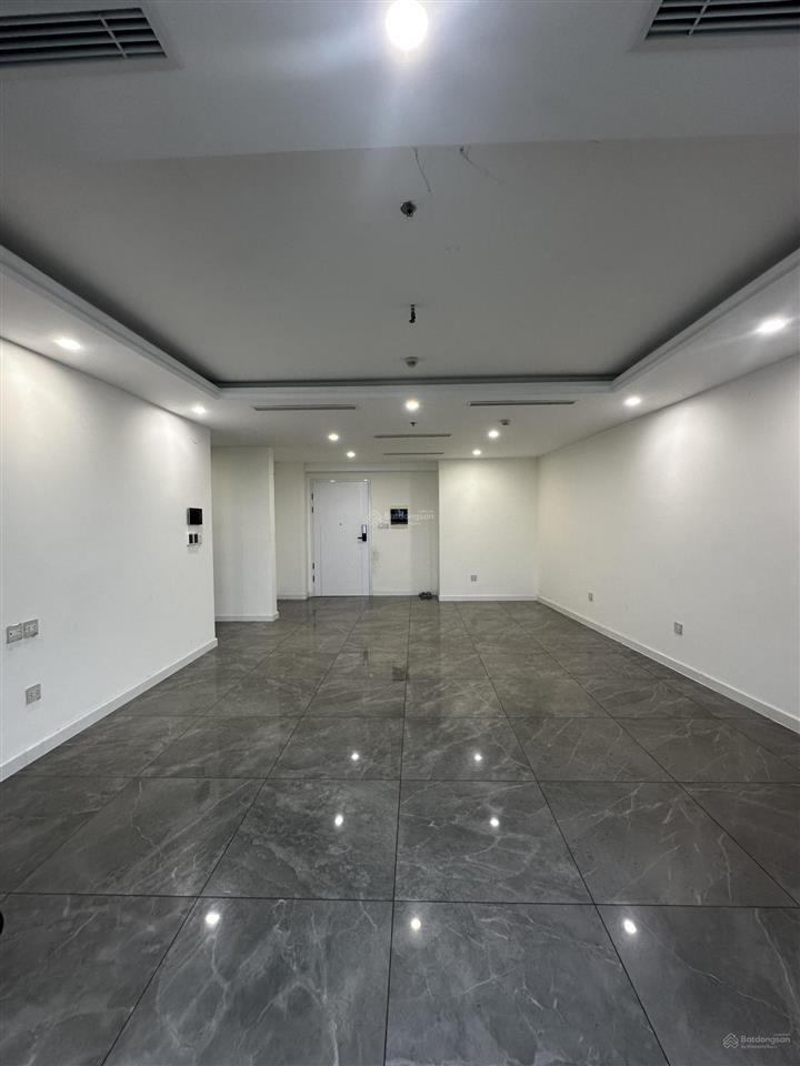 Cho thuê noble crystal riverside q7. 2pn 2wc, 135m². tầng cao, view sông. giá 16 triệu/th