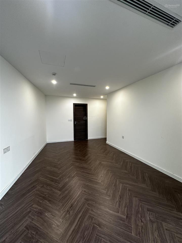 Cho thuê noble crystal riverside q7. 2pn 2wc, 135m². tầng cao, view sông. giá 16 triệu/th