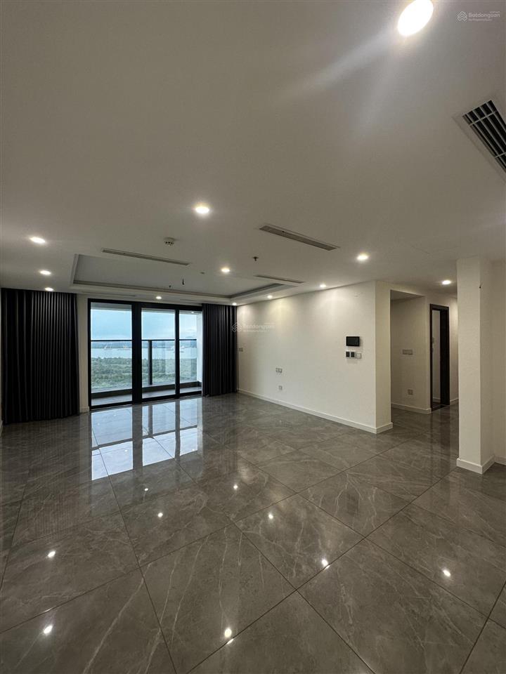 Cho thuê noble crystal riverside q7. 2pn 2wc, 135m². tầng cao, view sông. giá 16 triệu/th