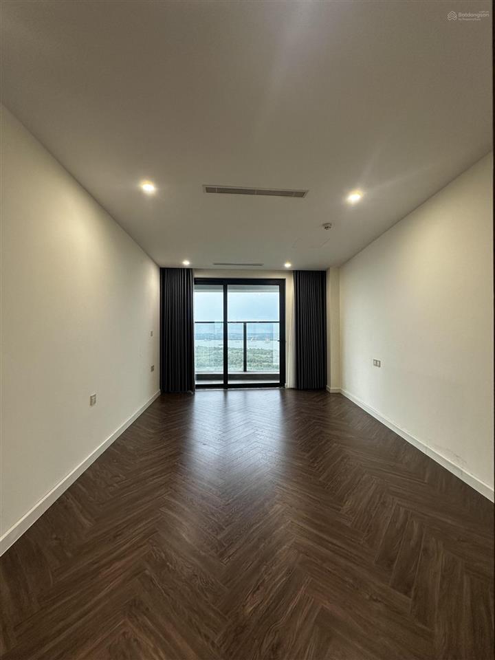 Cho thuê noble crystal riverside q7. 2pn 2wc, 135m². tầng cao, view sông. giá 16 triệu/th