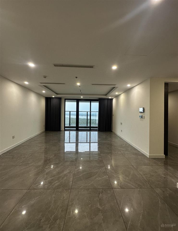 Cho thuê noble crystal riverside q7. 2pn 2wc, 135m². tầng cao, view sông. giá 16 triệu/th