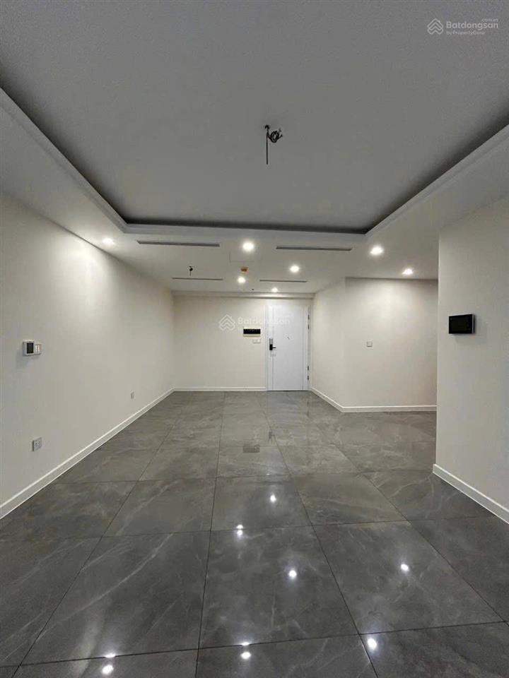 Noble crystal riverside q7  2pn 2wc, 122m². giá cực tốt 17 triệu (free phí quản lý)