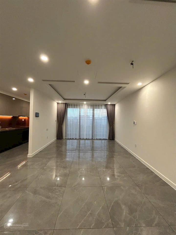 Noble crystal riverside q7  2pn 2wc, 122m². giá cực tốt 17 triệu (free phí quản lý)