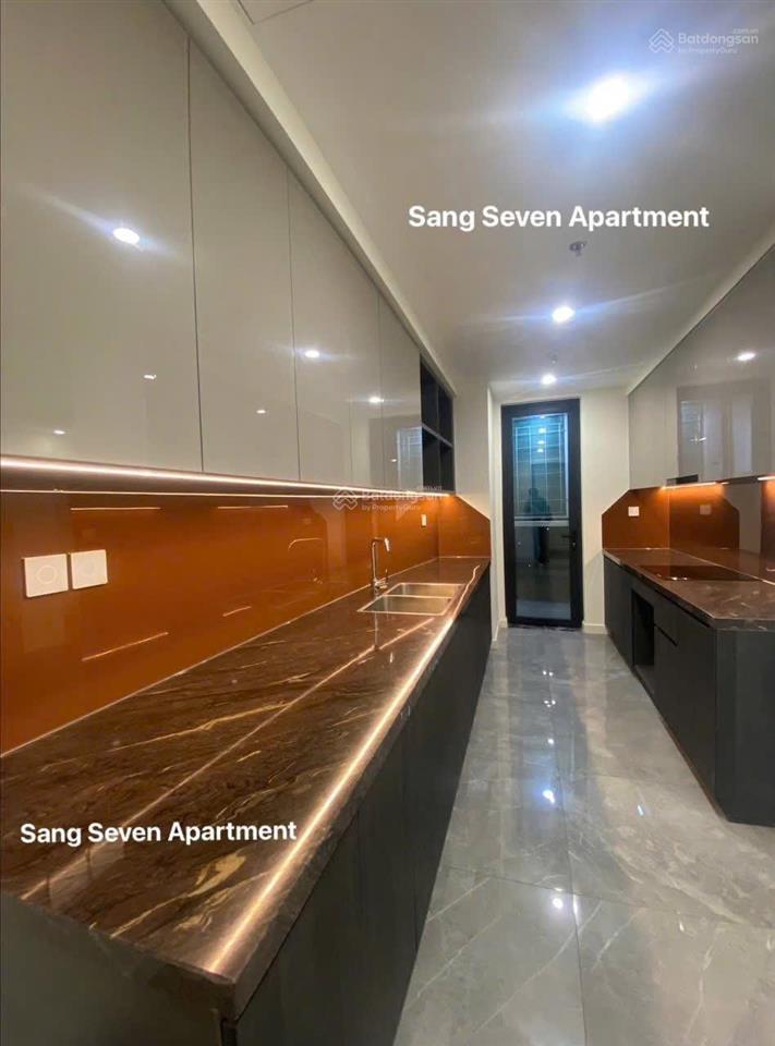 Noble crystal riverside q7  2pn 2wc, 133m². tầng cao  view sông. giá tốt 13,5 triệu / tháng