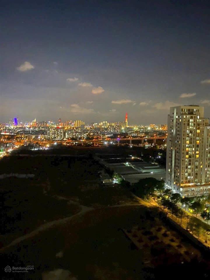 Cho thuê noble crystal riverside q7. 2pn 110m2. 2 ban công. giá tốt 15tr (bao phí quản lý)