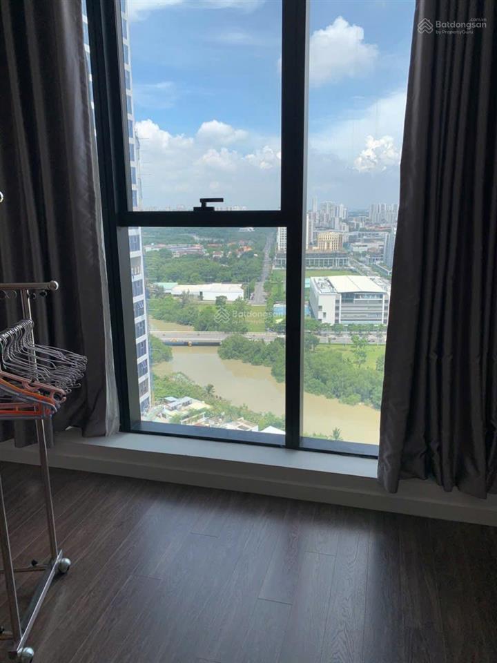Sunshine sky city  căn góc 2pn đều có view đẹp . full nội thất . giá thuê chỉ  17 triệu / tháng