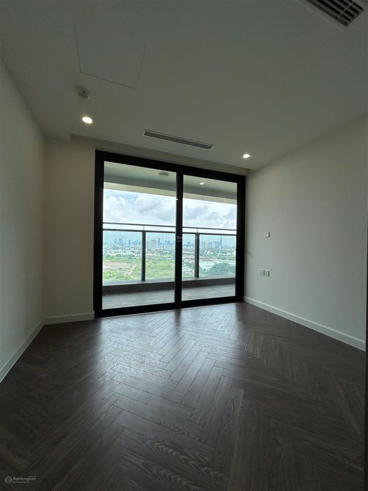 Bán gấp căn góc 2pn+1 , 135m2 . thấp hơn hợp đồng gốc  3,5 tỷ . một căn duy nhất  7,5 tỷ .