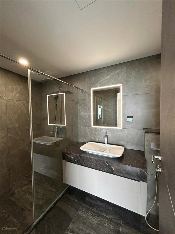 Bán gấp căn góc 2pn+1 , 135m2 . thấp hơn hợp đồng gốc  3,5 tỷ . một căn duy nhất  7,5 tỷ .