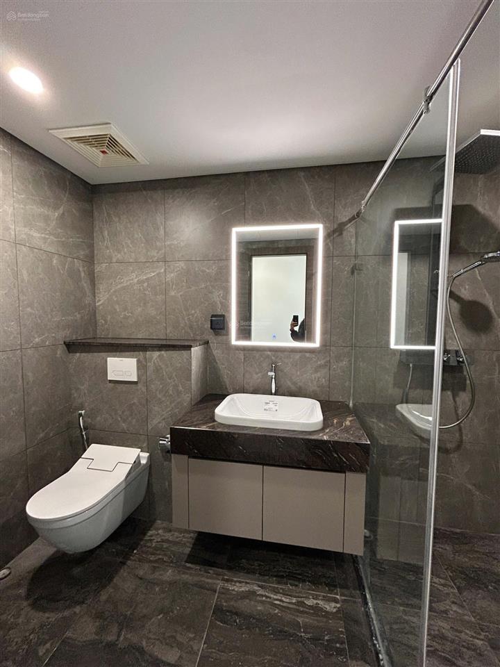 Bán gấp căn góc 2pn+1 , 135m2 . thấp hơn hợp đồng gốc  3,5 tỷ . một căn duy nhất  7,5 tỷ .