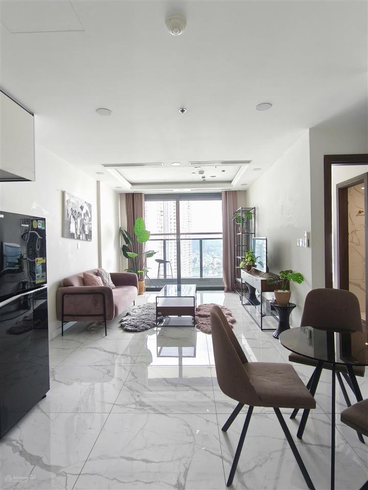 Sunshine sky city q7  2pn 2wc, full nội thất. tầng cao  view đẹp. giá chỉ 17 triệu/tháng