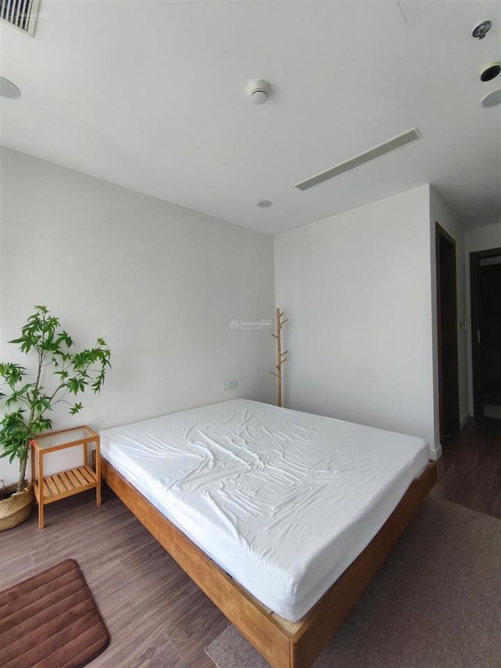 Sunshine sky city q7  2pn 2wc, full nội thất. tầng cao  view đẹp. giá chỉ 17 triệu/tháng