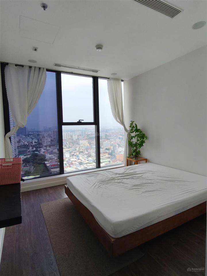 Sunshine sky city q7  2pn 2wc, full nội thất. tầng cao  view đẹp. giá chỉ 17 triệu/tháng