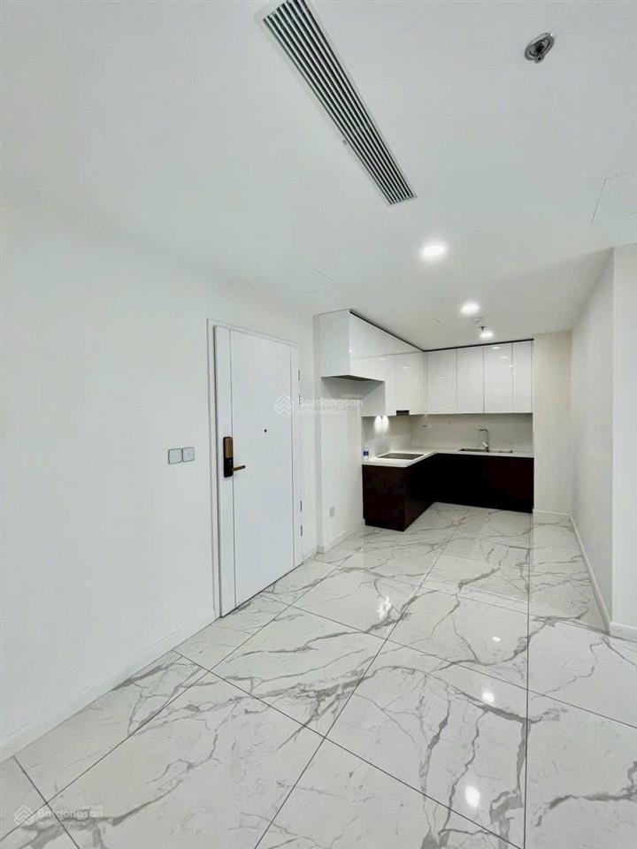 Sunshine sky city q7. 3pn 3wc, 106m2. nt cơ bản. giá cực tốt 18 triệu/tháng.