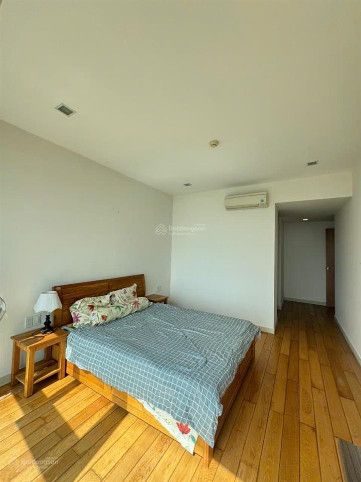 Noble crystal riverside 3pn 2wc, 155m2. view sông. đầy đủ nội thất. giá siêu tốt 16 triệu