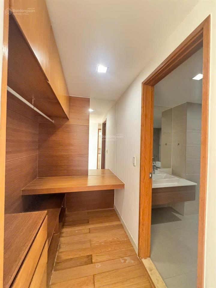 Noble crystal riverside 3pn 2wc, 155m2. view sông. đầy đủ nội thất. giá siêu tốt 16 triệu