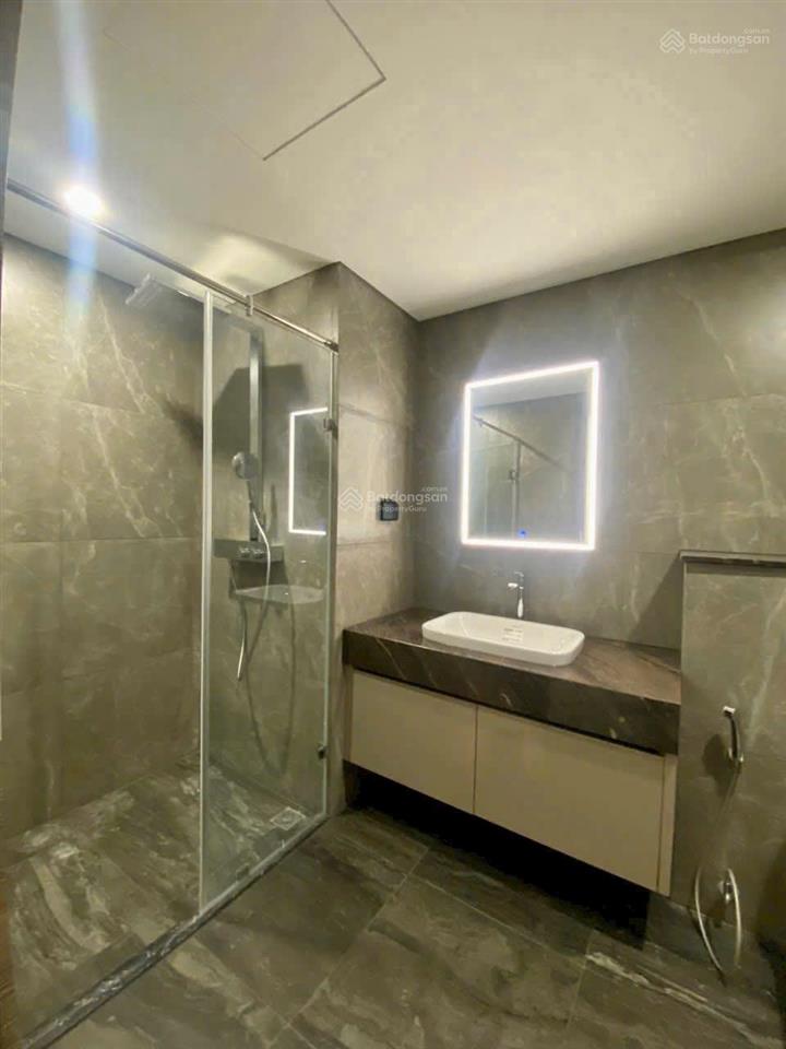 Noble crystal riverside q7, loại 2pn+1, 137m2  3 ban công. giá tốt 16 triệu (free phí quản lý)