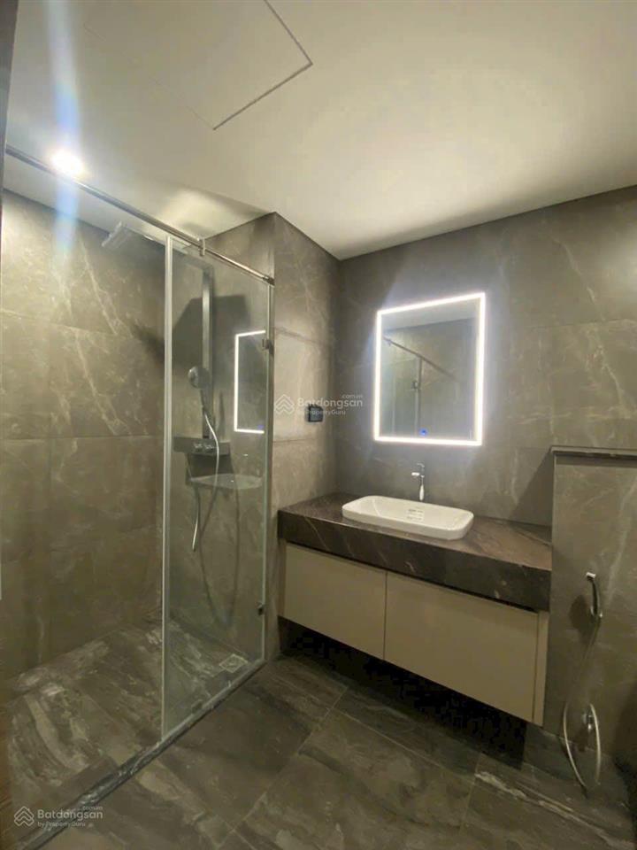 Sunshine diamond river quận 7, căn góc full kính như hình, 2pn 138m2. giá chỉ 18 triệu (bao phí)