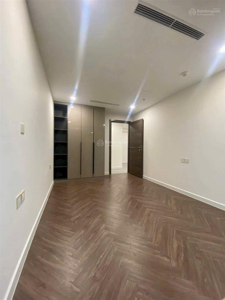 Sunshine diamond river quận 7, căn góc full kính như hình, 2pn 138m2. giá chỉ 18 triệu (bao phí)