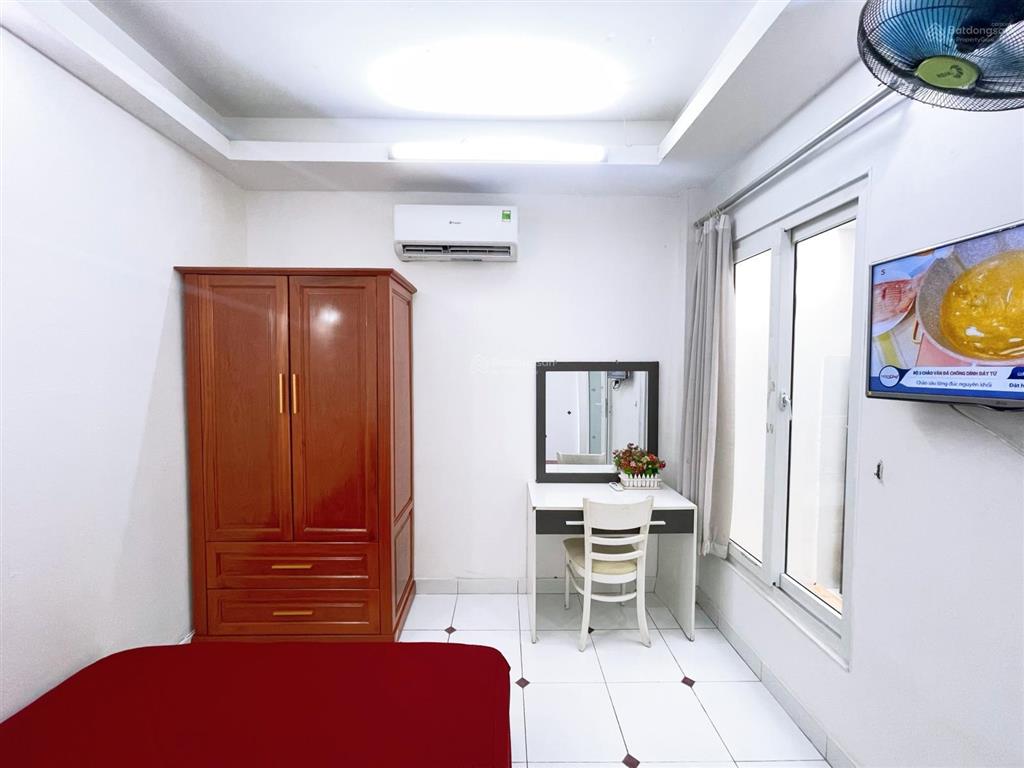 Căn hộ 2pn có ban công thoáng mát ờ phạm văn hai khu vip sát sân bay, cv hoàng văn thụ có tháng máy