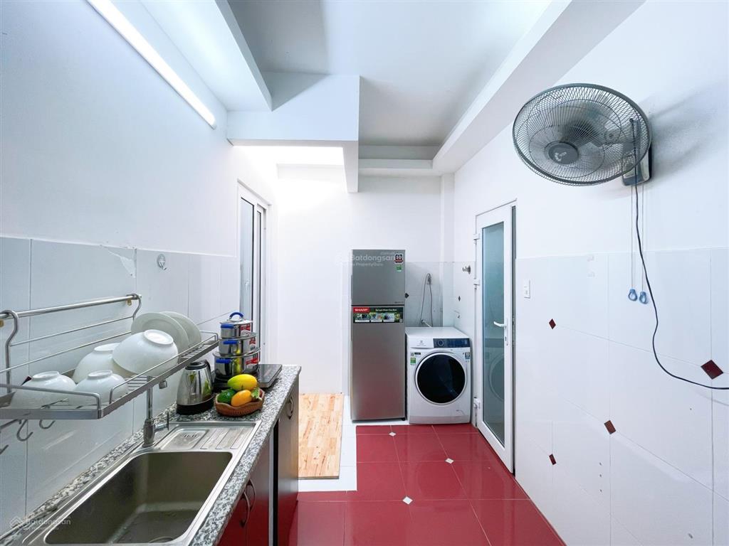 Căn hộ 2pn có ban công thoáng mát ờ phạm văn hai khu vip sát sân bay, cv hoàng văn thụ có tháng máy