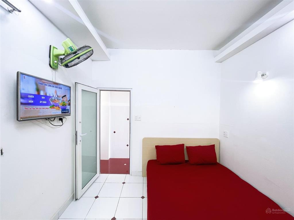 Căn hộ 2pn có ban công thoáng mát ờ phạm văn hai khu vip sát sân bay, cv hoàng văn thụ có tháng máy