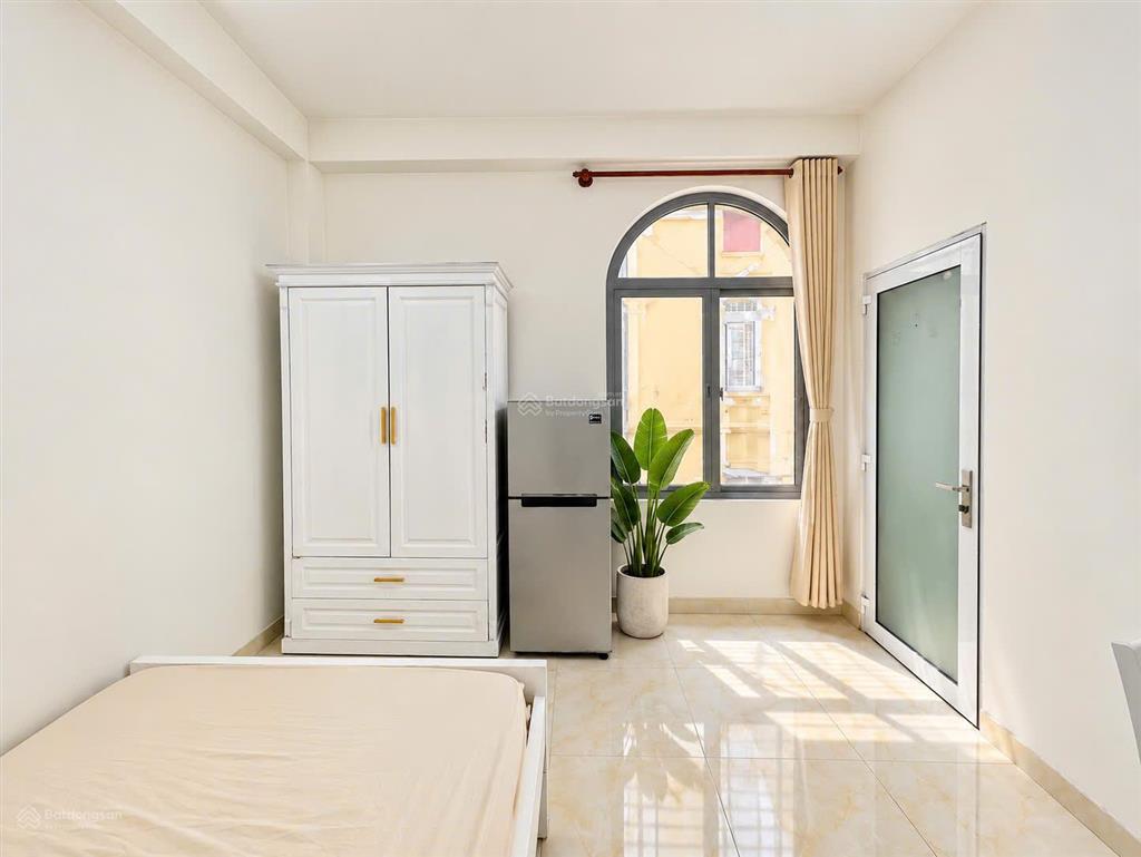 Phòng cực xinh  siêu thoáng ngay phan huy ích sát emart nhà có thang máy  an ninh cao