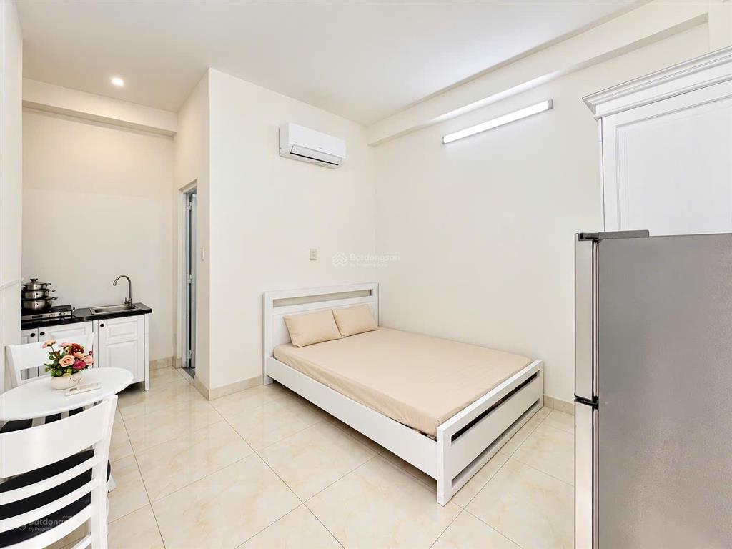 Phòng cực xinh  siêu thoáng ngay phan huy ích sát emart nhà có thang máy  an ninh cao