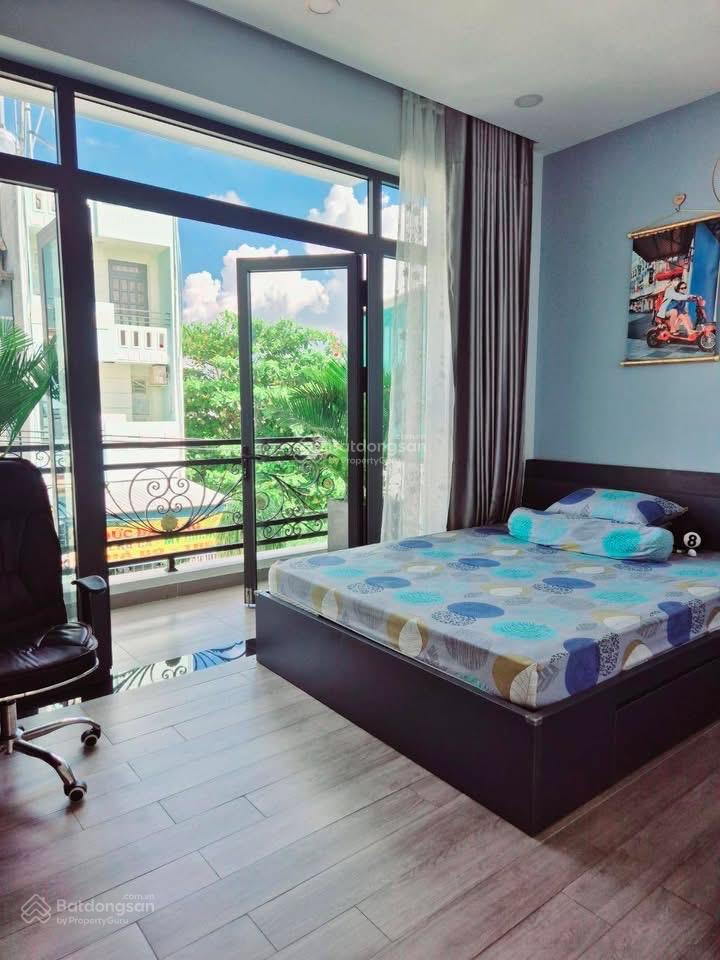 Hẻm 5m thông tân sơn nhì, 3 tấm, 4 phòng ngủ, 3 wc, 1 sân thượng.