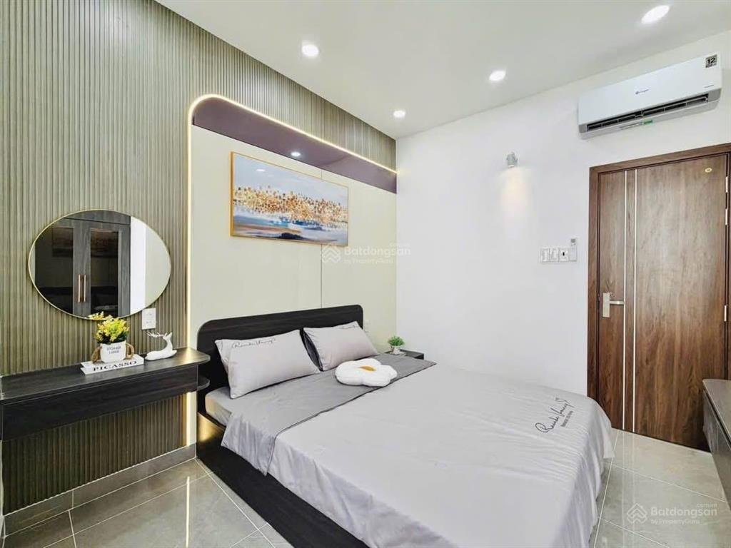 Hẻm 5m thông tân sơn nhì, 3 tấm, 4 phòng ngủ, 3 wc, 1 sân thượng.