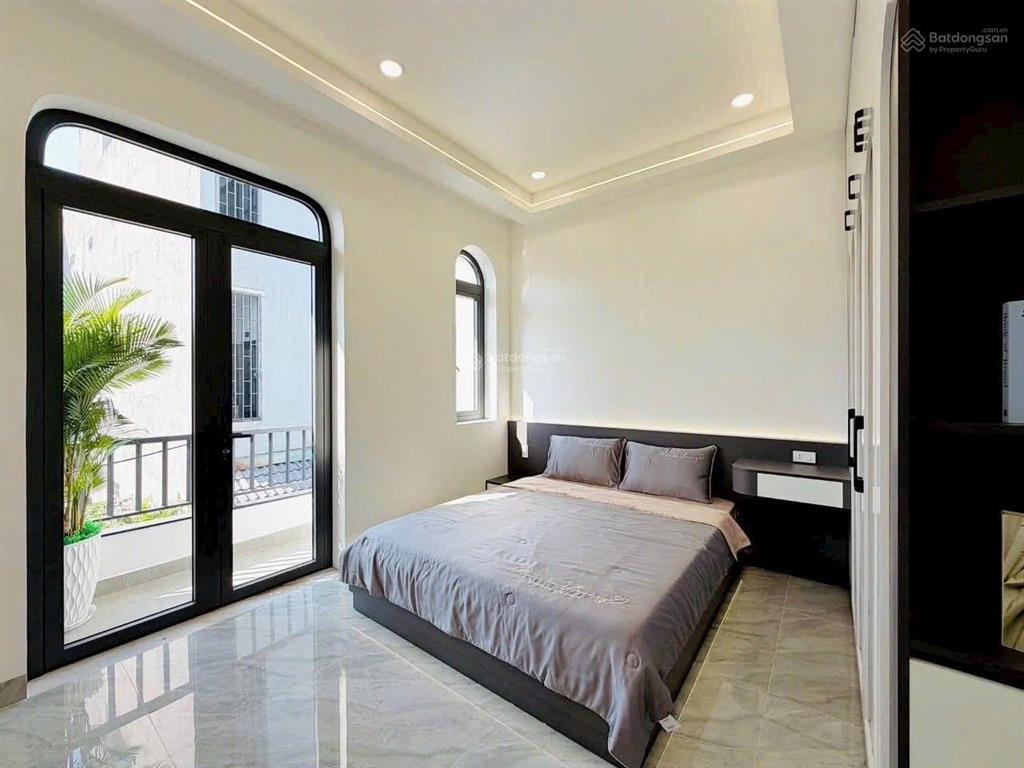 Nhà mới, hẻm 6m thông tây thạnh, 3,5 tấm, 4 phòng ngủ, 4 wc, 1 sân thượng.