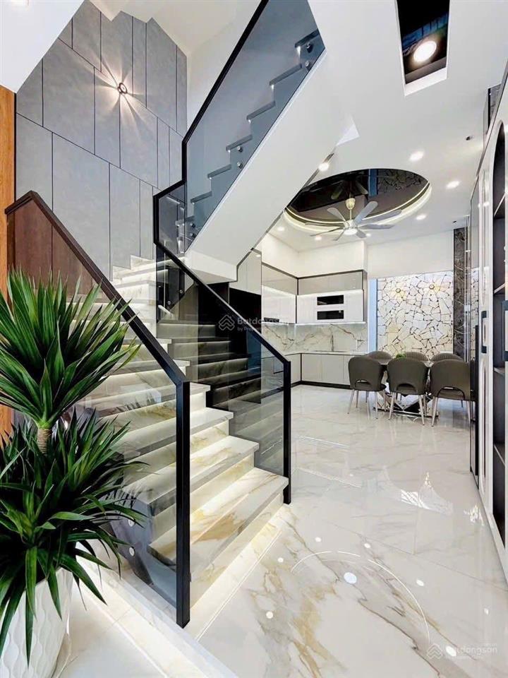 Nhà mới, hẻm 6m thông tây thạnh, 3,5 tấm, 4 phòng ngủ, 4 wc, 1 sân thượng.