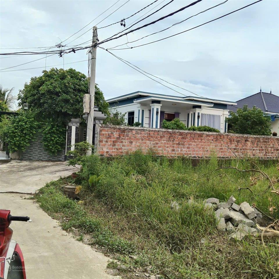 65 m đất quảng thanh phường lê ích mộc vị trí trung tâm cách đường 352 chỉ 200 m
giá chỉ 650 tr
