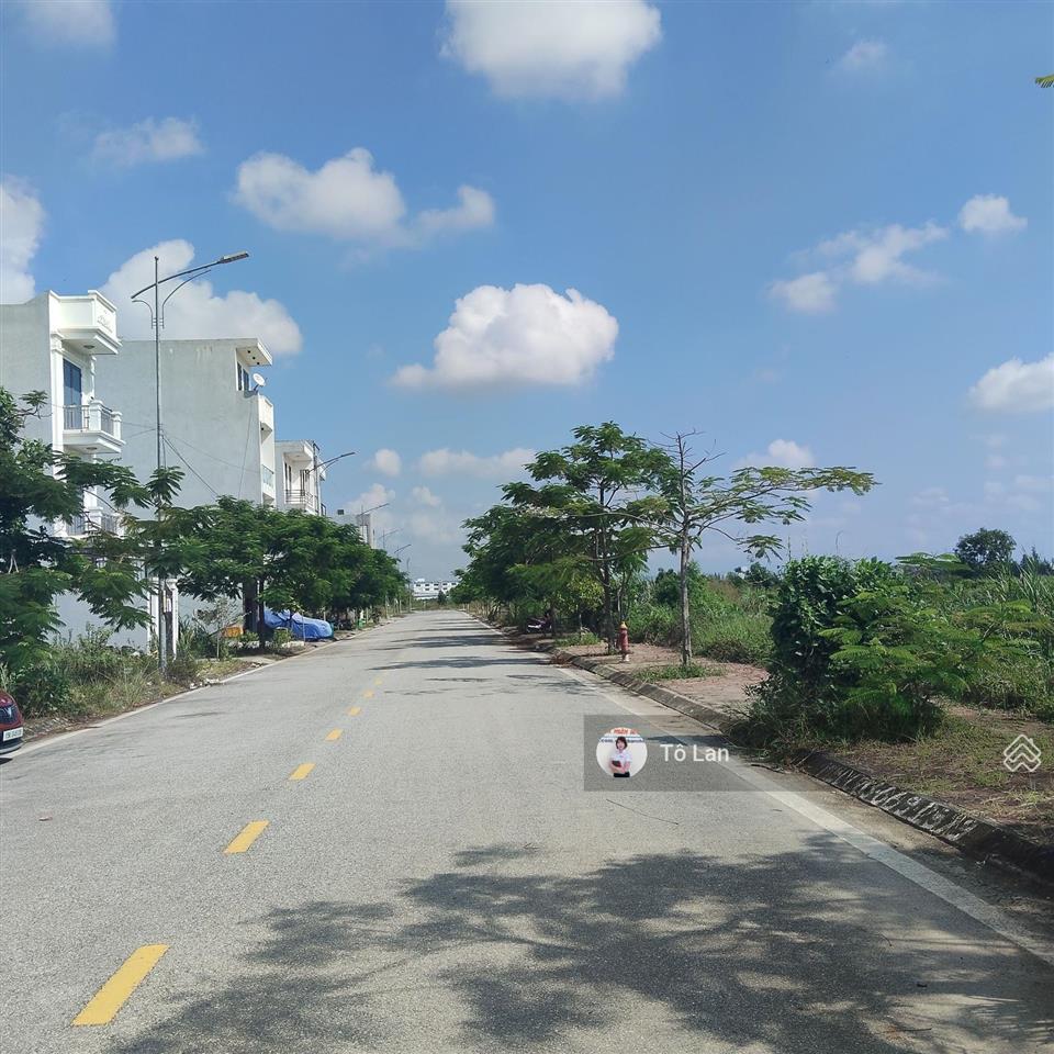 Giá tốt chưa từng có lk10 áp tràn hướng đông view kđt nam long giá nhô 3 tỷ  diện tích 60m