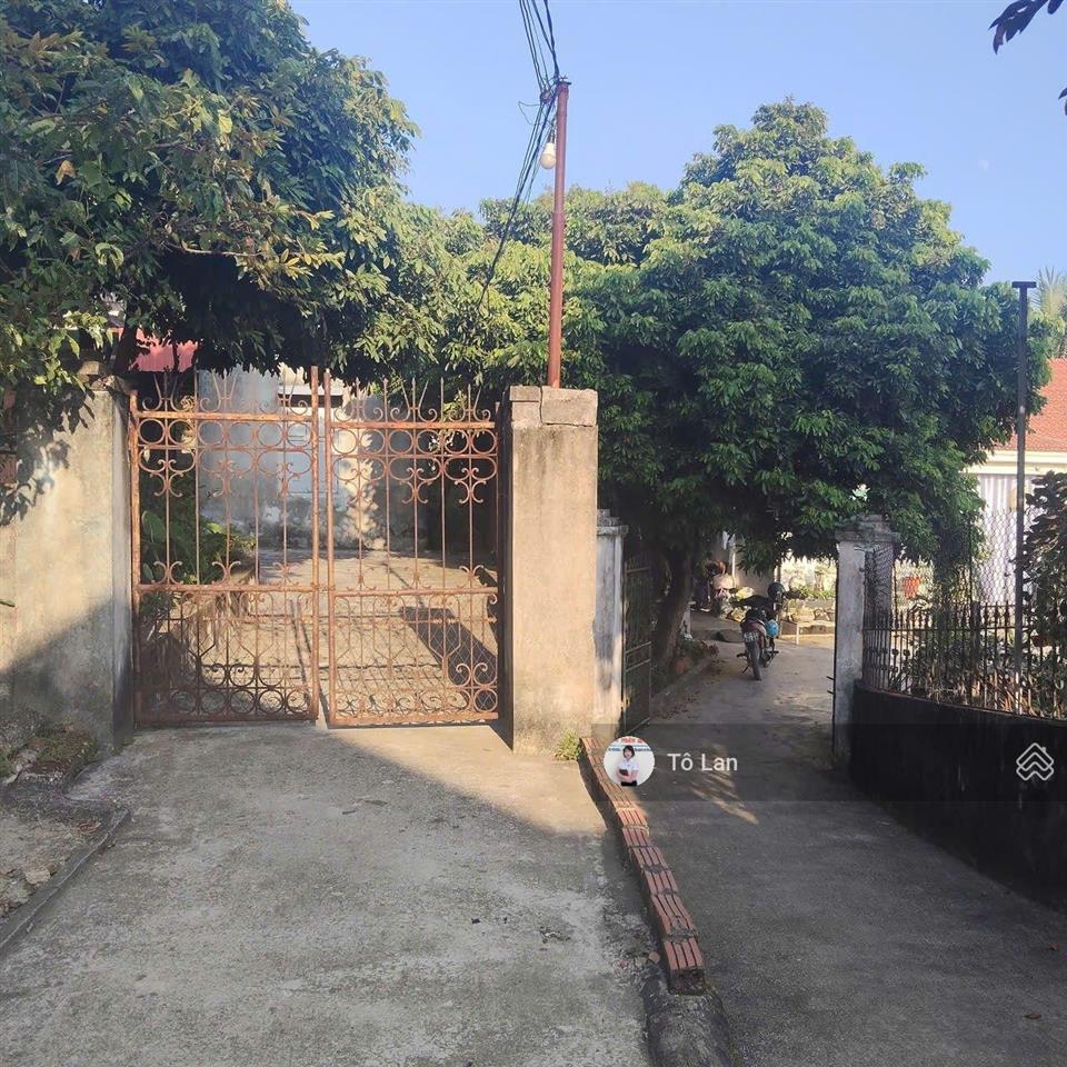 Siêu phẩm không thể bỏ qua nhé bà con bán đất tặng nhà cấp bốn dt 500 m² bìa đỏ +200 m²