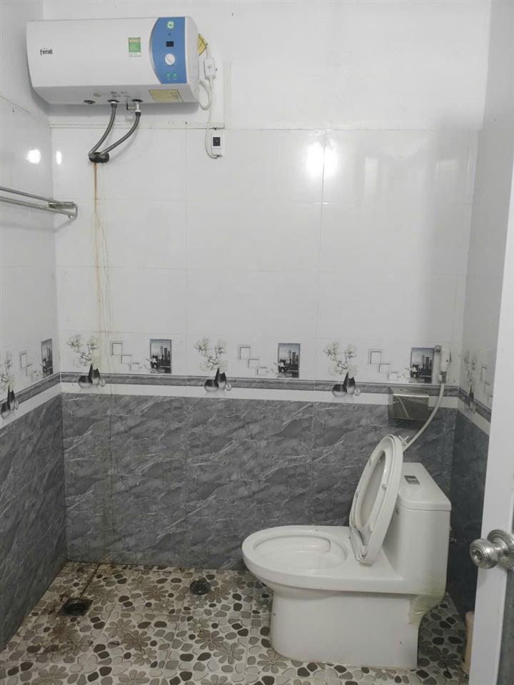 Bán lô đất 615m2 (140m2 TC, có 1 nhà cấp 4 xây 60m2, Có 1 nhà gỗ lợp tôn còn tốt, khoảng