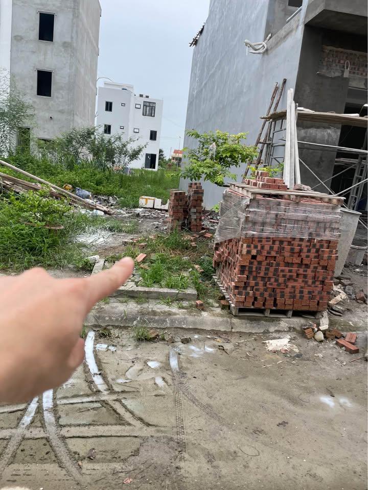 Bán lô đất có diện tích 92,5m2 (Ngang 5m - Sâu 18,5m) Tại TĐC Anh Dũng 5 - phường Hưng