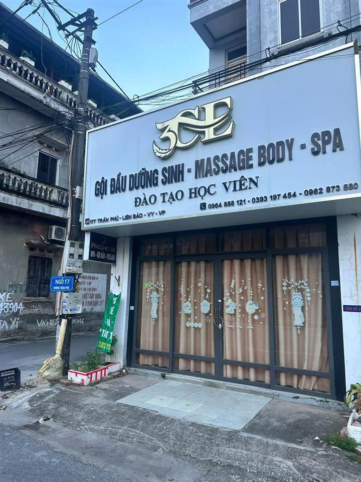 Giá 6 triệu/ tháng ( có thương lượng) khách hàng đã được sở hữu Mặt Bằng tầng 1 có diện