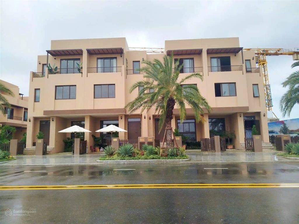 Suất nội bộ  bán căn nhà phố 165m2  1 trệt 2 lầu có hồ bơi riêng cùng 36 đại tiện ích