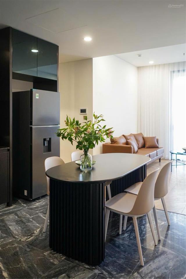 E đang có pass căn 2pn tại lumiere riverside cho thuê giá 35tr/ tháng.  e xem nhà