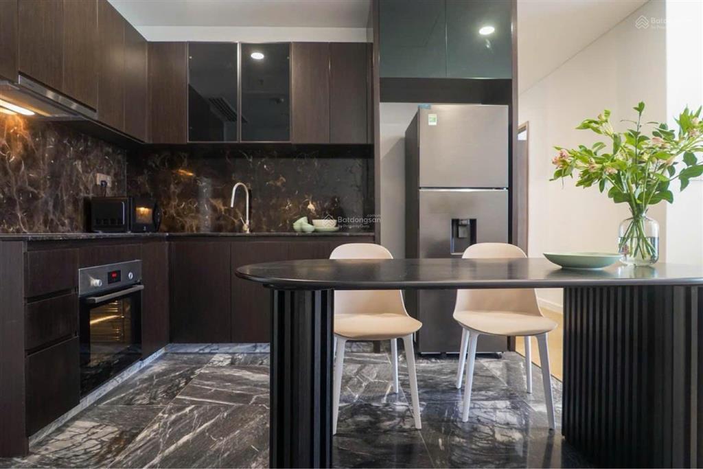 E đang có pass căn 2pn tại lumiere riverside cho thuê giá 35tr/ tháng.  e xem nhà