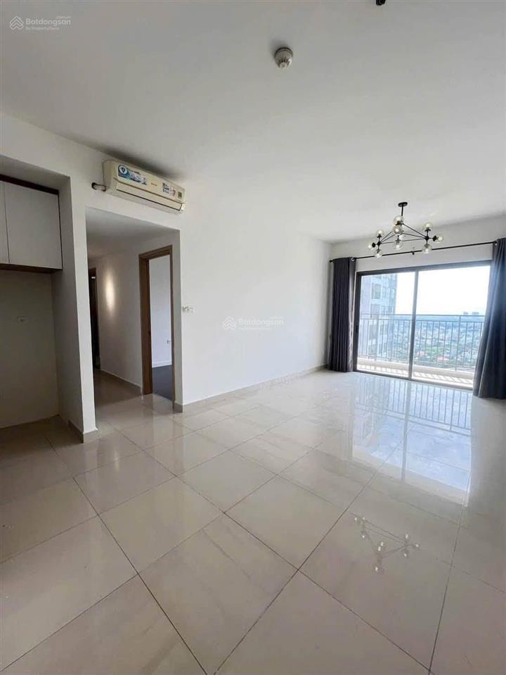 Cho thuê căn 3pn  nội thất cơ bản giá 19tr tại the sun avenue, trống sẵn  chính chủ