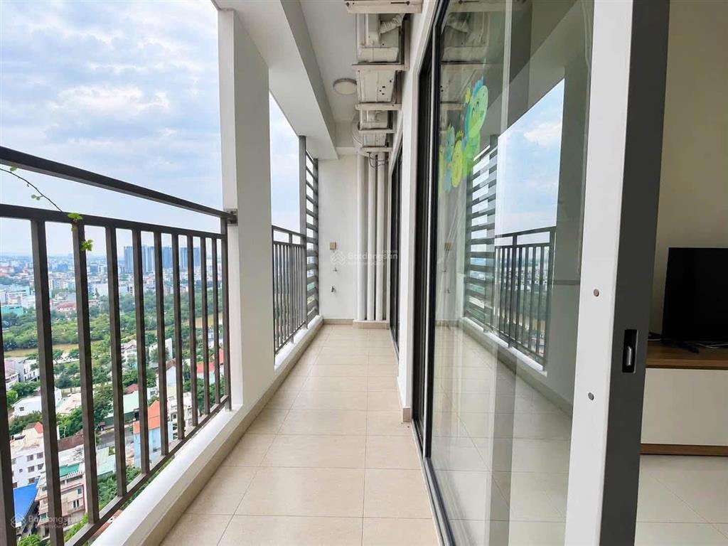 Cho thuê căn 3pn  nội thất cơ bản giá 19tr tại the sun avenue, trống sẵn  chính chủ